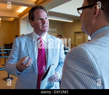 New Orleans, LA, USA. 11. Januar 2012. 29. März 2014: Hüte und High Fashion mit Flair Karneval standen im Mittelpunkt am Louisiana Derby-Tag an der Rennstrecke Fairgrounds in New Orleans, Louisiana Scott Serio/ESW/CSM/Alamy Live-Nachrichten Stockfoto