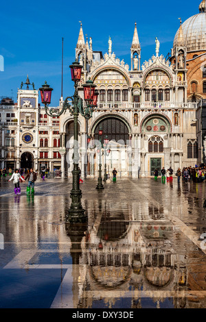 Ein überflutet Markusplatz, Venedig, Italien Stockfoto