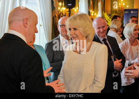 Hillsborough County Down, Nordirland. 1. April 2014 - trifft The Duchess of Cornwall Vertreter der Northern Ireland Tourist Board in Hillsborough Castle. Bildnachweis: Stephen Barnes/Alamy Live-Nachrichten Stockfoto