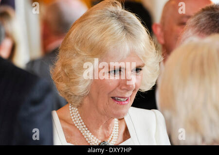 Hillsborough County Down, Nordirland. 1. April 2014 - trifft The Duchess of Cornwall Vertreter der Northern Ireland Tourist Board in Hillsborough Castle. Bildnachweis: Stephen Barnes/Alamy Live-Nachrichten Stockfoto