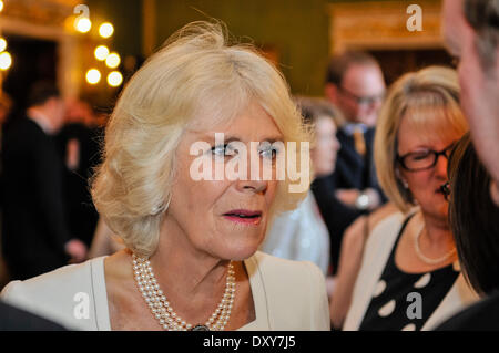 Hillsborough County Down, Nordirland. 1. April 2014 - trifft The Duchess of Cornwall Vertreter der Northern Ireland Tourist Board in Hillsborough Castle. Bildnachweis: Stephen Barnes/Alamy Live-Nachrichten Stockfoto