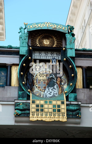 Ankeruhr, Jugendstil Standuhr von Franz von Matsch in Hoher Markt Wien Stockfoto