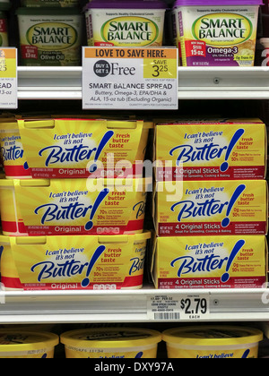 "Ich kann nicht glauben, dass es nicht Butter" Pakete, Abteilung für Milchprodukte, Publix Supermarkt in Tampa, Florida Stockfoto