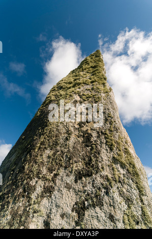 Clach ein Trushal Menhir, Lewis, Western Isles, Schottland, Großbritannien. Die höchste Menhir (Hinkelstein) in Schottland (5.8 m). Stockfoto