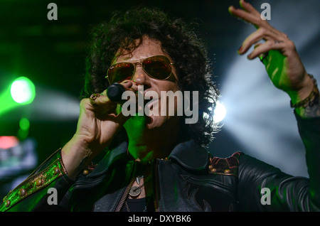 Spanisch rock Sänger Enrique Bunbury während seiner Show im Palacio de Los Deportes, Heredia, Costa Rica Stockfoto