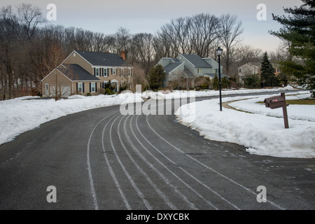 Salzsole unterwegs In der Vorbereitung für Winter Schnee Sturm nähert sich Stockfoto