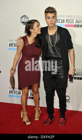 Der 40. Jahrestag American Music Awards 2012 im Nokia Theatre L.A. Live - Ankünfte mit statt: Pattie Mallette, Justin Bieber Where: Los Angeles USA bei: 18 Nov 2012.com Stockfoto