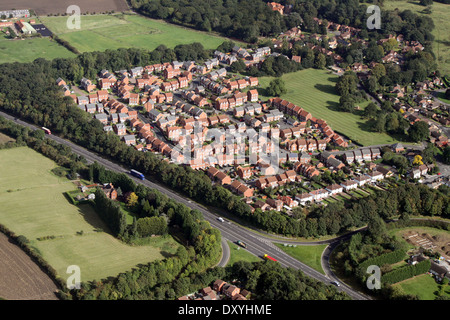 Luftaufnahme des modernen Wohngebiets in England, Großbritannien Stockfoto