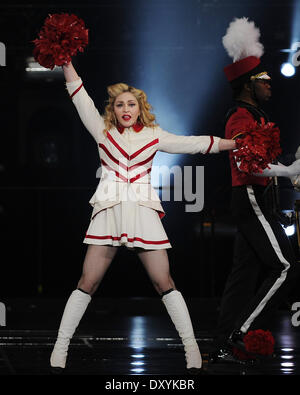 Madonna führt live im Konzert, während die letzte Haltestelle ihrer 2012 North American Tour an die American Airlines Arena Featuring: Madonna Where: Homestead Florida USA bei: 19. November 2012 Stockfoto