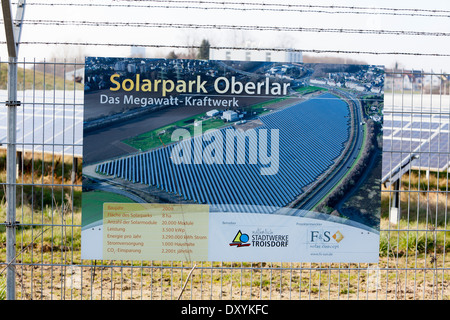 Freifläche solar Photovoltaik-Anlage, Solar Troisdorf, F + S, Troisdorf-Oberlar, Deutschland, Europa Stockfoto