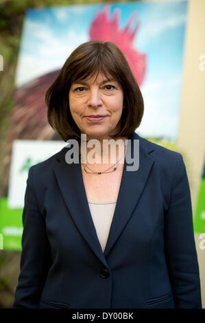 Berlin, Deutschland. 2. April 2014. Der grünen Top-Kandidaten für die Wahlen zum Europäischen Parlament, Rebecca Harms präsentiert die 2014 europäischen Wahlkampf der Partei in Berlin, Deutschland, 2. April 2014. Foto: BERND VON JUTRCZENKA/Dpa/Alamy Live-Nachrichten Stockfoto