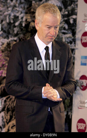 Im Winter weißen Gala Royal Albert Hall - Ankünfte mit: John McEnroe wo: London Vereinigtes Königreich wenn: 8. Dezember 2012 Stockfoto