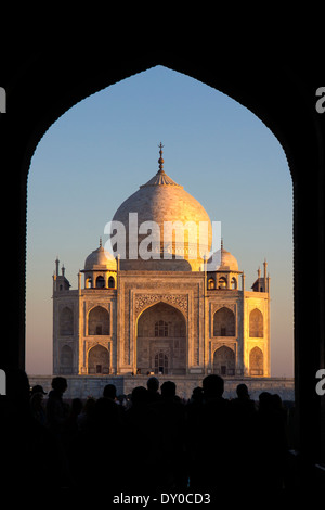 Taj Mahal, Indien, Agra, 7 Weltwunder dramatische Licht Sonnenaufgang Stockfoto