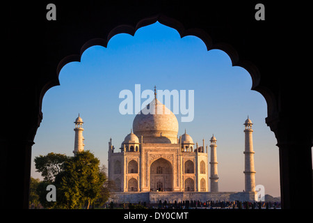 Taj Mahal, Indien, Agra, 7 Weltwunder dramatische Licht Sonnenaufgang Stockfoto