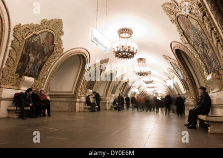 Ein Blick ins Innere Kievskaya Metro-Station. Stockfoto