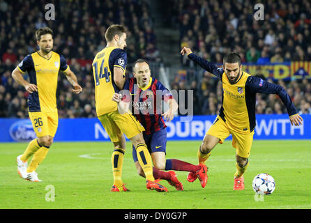 Barcelona, Spanien. 1. April 2014. Gagy, Runde Iniesta und Arda Turan in der Partie zwischen FC Barcelona und Atletico de Madrid für die erste Etappe der Viertelfinale der Champions League im Camp Nou am 1. April 2014. Foto: Joan Valls/Urbanandsport/Nurphoto. Bildnachweis: Joan Valls/NurPhoto/ZUMAPRESS.com/Alamy Live-Nachrichten Stockfoto