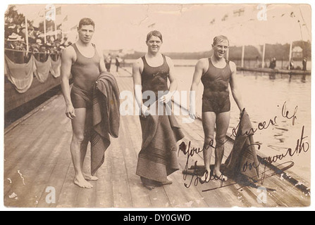 Harold Hardwick, William Longworth und [entweder Australischer Leslie Boardman oder Malcom Champion von Neuseeland, rechts], Stockholmer Olympiade, 1912 / unbekannter Fotograf Stockfoto