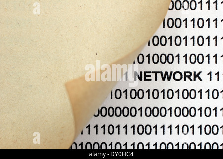 Netzwerk-Text hinter Papier Stockfoto