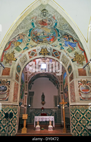 Die dekorierten Wände und Decken des Heiligtums in der Einsiedelei Sant Pau in Albocasser, Castellon, Spanien Stockfoto