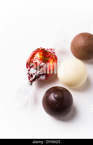 Lindt Lindor sortiert Pralinen Stockfoto