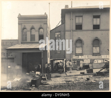 Gasse an der Seite von 72 Sussex-Straße aus Ansichten, die während der Cleansing Operations, Quarantänegebiet, Sydney, 1900, Vol. I / unter der Aufsicht von Mr George McCredie, F.I.A., N.S.W. aufgenommen von John Degotardi Jr. Stockfoto