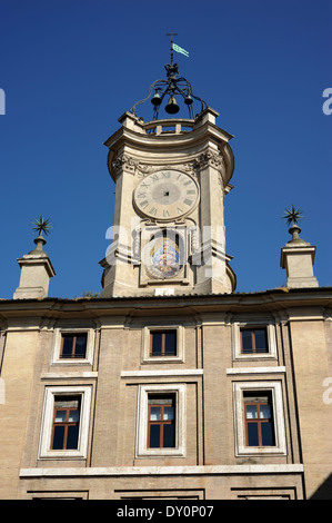 Italien, Rom, Oratorio dei Filippini (Borromini, 17. Jahrhundert), torre dell'orologio, Uhrturm Stockfoto