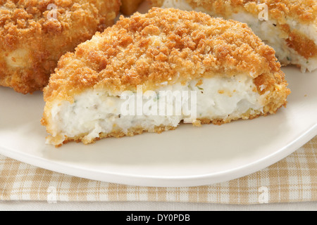 Fischkuchen gemacht mit Kabeljau gestampften Kartoffeln und Kräutern Stockfoto