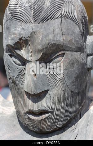 Maori-Statue am Te Puia Maori Kunst und Kunsthandwerk Institut in Rotorua, Neuseeland Stockfoto