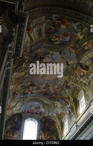 Italien. Rom. Die Kirche St. Ignatius von Loyola im Campus Martius. Trompe l ' oeil Deckenfresko von Andrea Pozzo (1642-1709). Stockfoto