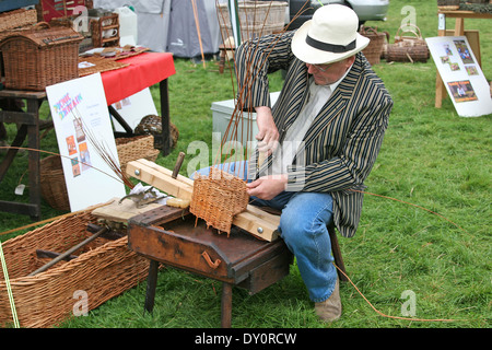 Weide Zaun / Zäune Demonstration, Country Fair Chatsworth Chatsworth House, Derbyshire Stockfoto