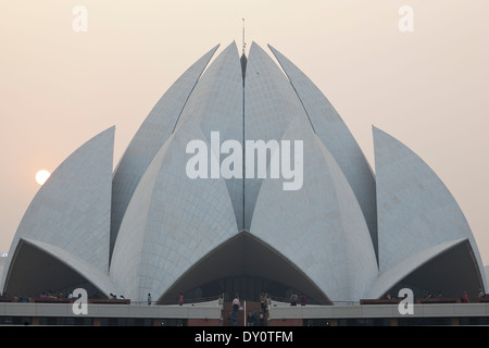 New Delhi, Indien. Bahai Haus der Andacht auch als Lotus Tempel, Sonnenuntergang bekannt Stockfoto