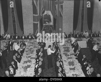 Abendessen, Adolph Zukor, Hotel Australia, Sydney, August 1939 / Fotograf Sam Hood Stockfoto