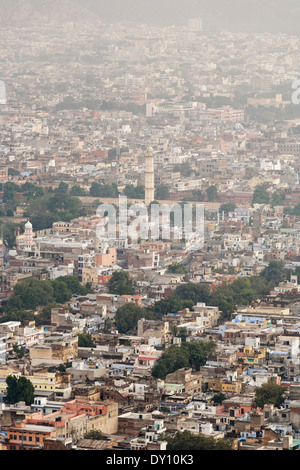 Jaipur, Rajasthan, Indien. Erhöhten Blick auf die Stadt in der Abenddämmerung Stockfoto