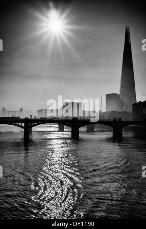Fogging Morgen über die Themse. Stockfoto