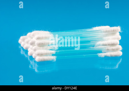 Makro aus einem Haufen von Wattestäbchen Stockfoto