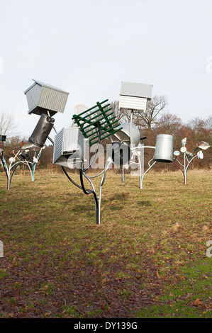 Bäume Alternative Landschaft Komponenten Skulpturen bei Yorkshire Sculpture Park West Bretton Wakefield England Vereinigtes Königreich UK Stockfoto