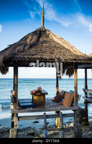 Restaurant auf einem exotischen Strand in Gili Trawangan, Indonesien Stockfoto