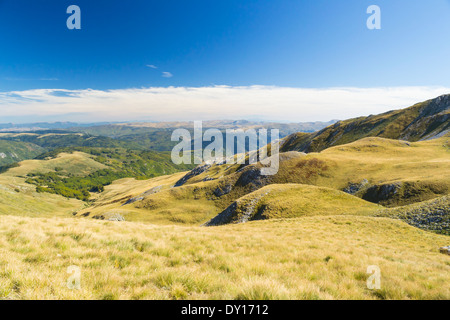 Korab Bergen an der Grenze zwischen Albanien und der ehemaligen jugoslawischen Republik Mazedonien Stockfoto