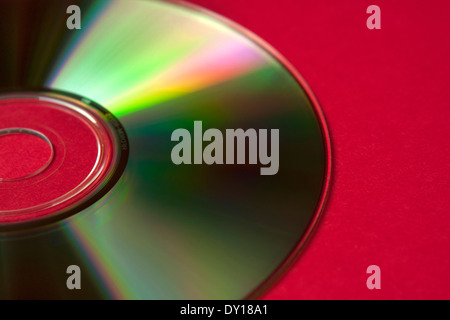 Rohlinge CD auf rotem Grund Stockfoto