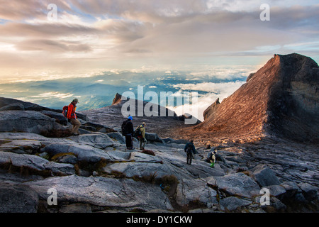 Touristen Wandern Sie Mount Kinabalu auf 16. Februar 2012 in Kota Kinabalu, Malaysia. Stockfoto