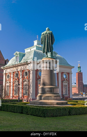 Blick vom Riddarhuset, Rathaus Stockholm Schweden. Axel Oxenstierna statue Stockfoto