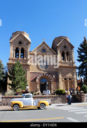 Die Kathedrale Basilika des Heiligen Franziskus von Assisi in Santa Fe, New Mexico, USA Stockfoto