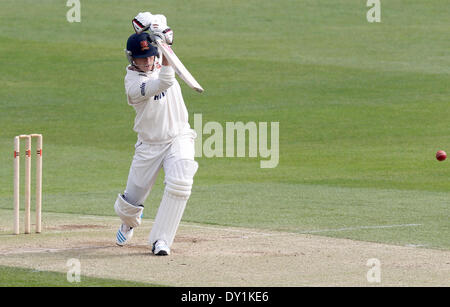 Chelmsford, Großbritannien. 3. April 2014. Tom Westley in Aktion während des Essex und Kent Pre-Season Friendly Matches von The Essex County Ground, Chelmsford Credit zu zucken: Action Plus Sport/Alamy Live News Stockfoto