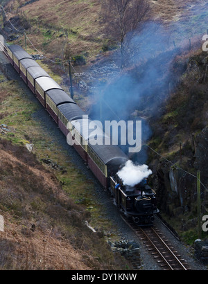 Ein wieder Bahn Double Fairlie Lok in Richtung Blaenau Ffestiniog Stockfoto