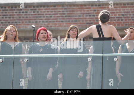 Military Wives Choir eröffnet das renovierte RN Dockyard Museum Stockfoto