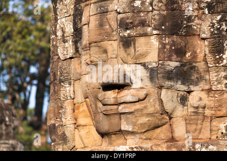 Steinerne Lächeln im Bayon-Tempel in Angkor in der Nähe von Siem Reap, Kambodscha Stockfoto