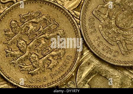 Konzept Pfund Sterling/Euro Dollar Exchange. Detail des alten Stil "One Pound" Münze mit Löwen Wappen. Stockfoto