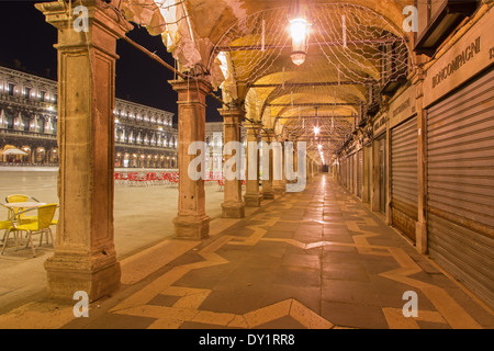 Venedig - Vorhalle von San Marco Square bei Nacht Stockfoto