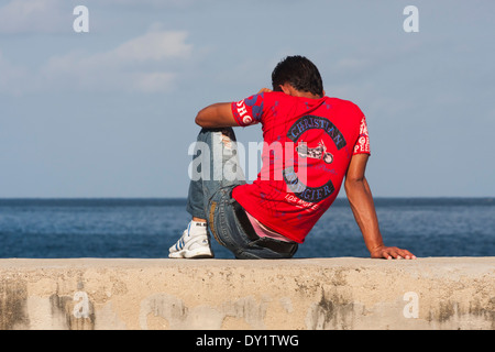 Jüngling am Malecon Stockfoto
