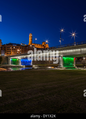 LLeida Stadt neben Segre. Stockfoto